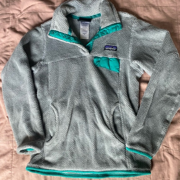 Patagonia XS quarter button - Picture 2 of 4